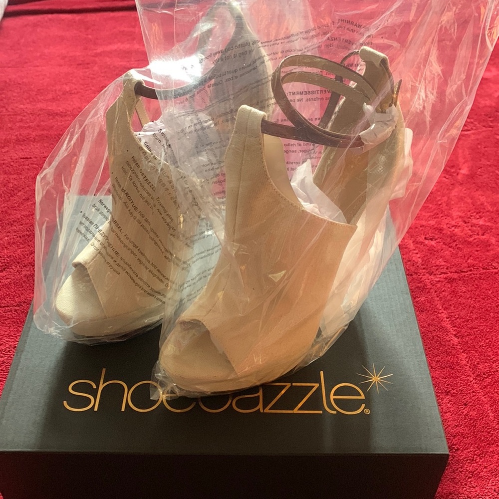 Shoe Dazzle platform